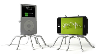 Illustration for article titled The Spiderpodium Gadget Stand Is Unnecessarily Freaking Me Out